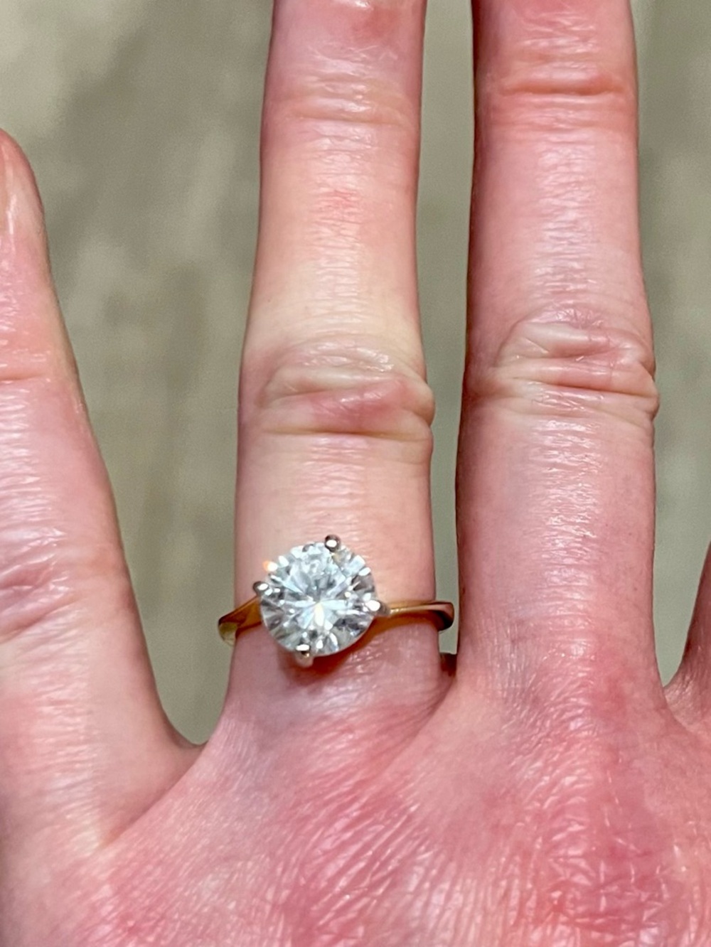 2 Carat Look Solitaire Ring 14K Gold Electroplated Size 6.25 - Picture 1 of 16